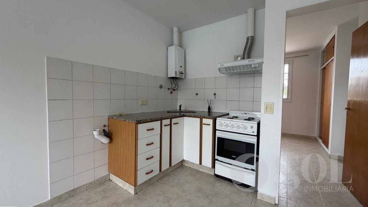 Foto de En alquiler departamento 1 dormitorio - Cipolletti Centro, imagen 3