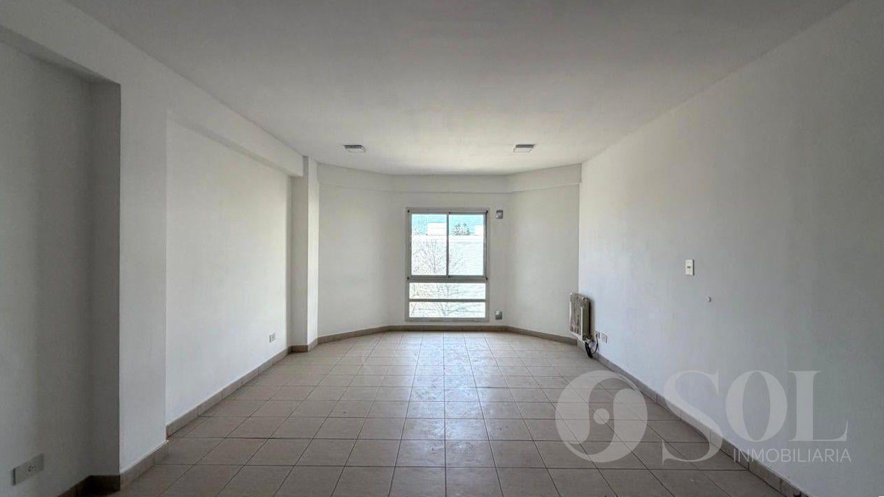 Foto de En alquiler oficina 35 m2 - planta libre - Cipolletti Centro, imagen 2