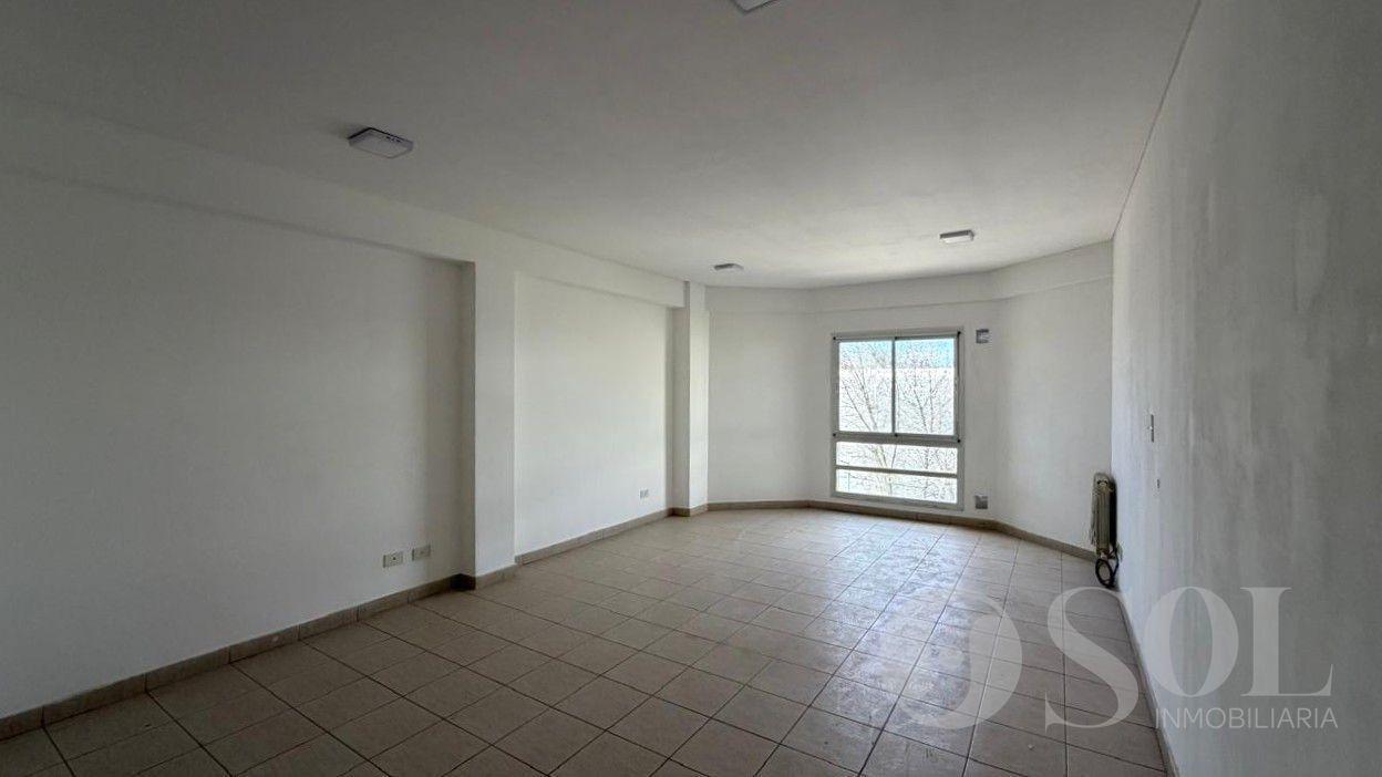 Foto de En alquiler oficina 35 m2 - planta libre - Cipolletti Centro, imagen 3