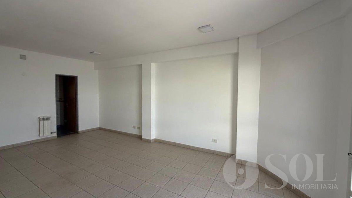 Foto de En alquiler oficina 35 m2 - planta libre - Cipolletti Centro, imagen 5