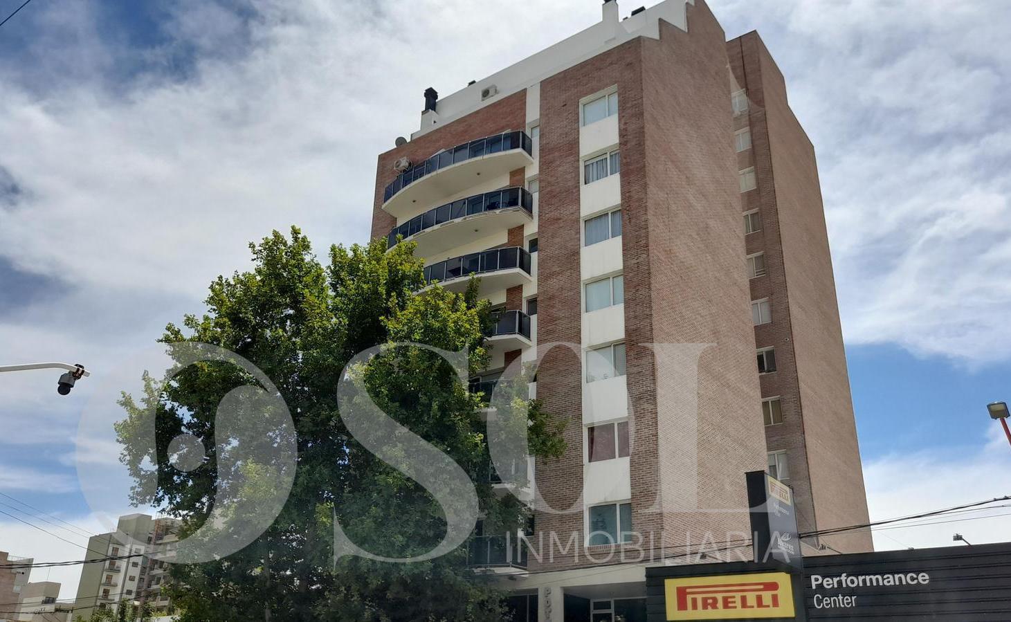 Foto de En alquiler departamento semipiso 2 dormitorios y cochera - Cipolletti, imagen 2