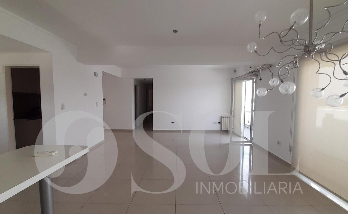 Foto de En alquiler departamento semipiso 2 dormitorios y cochera - Cipolletti, imagen 1