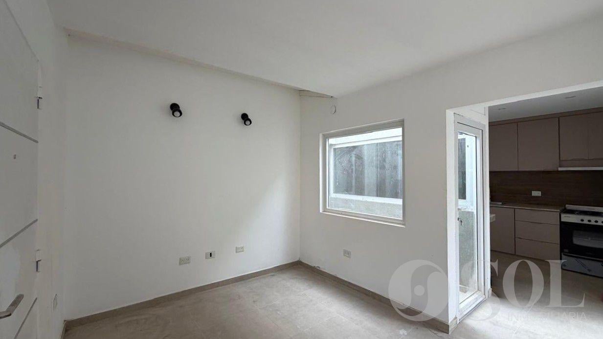 Foto de En alquiler Departamento 1 dormitorio con parrilla - Planta Baja, imagen 3
