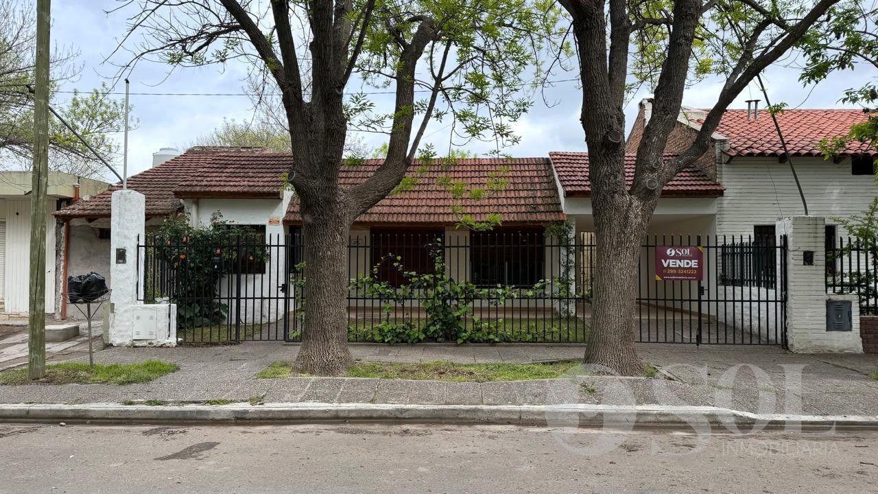 Foto de En venta casa 3 dormitorios - B° Manzanar - Cipolletti, imagen 2