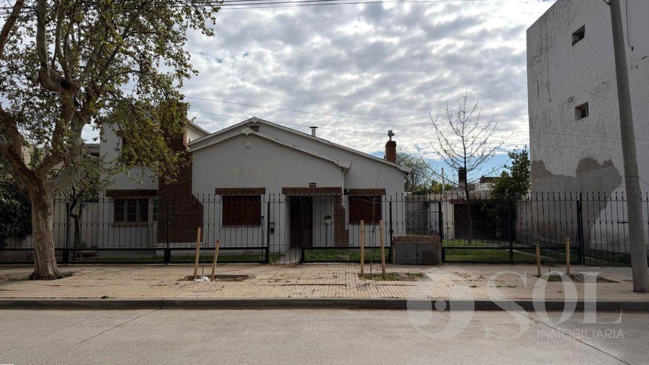 Foto de En alquiler casa destino comercial 6/7 ambientes con estacionamiento, imagen 1