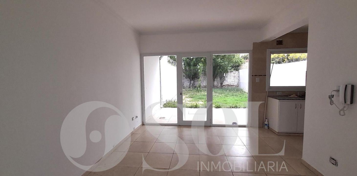 Foto de En alquiler duplex 3 dormitorios Barrio Los Tordos - Cipolletti, imagen 5