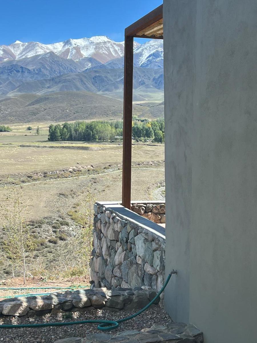Exclusiva Casa en Venta en La Carrera Tupungato 5