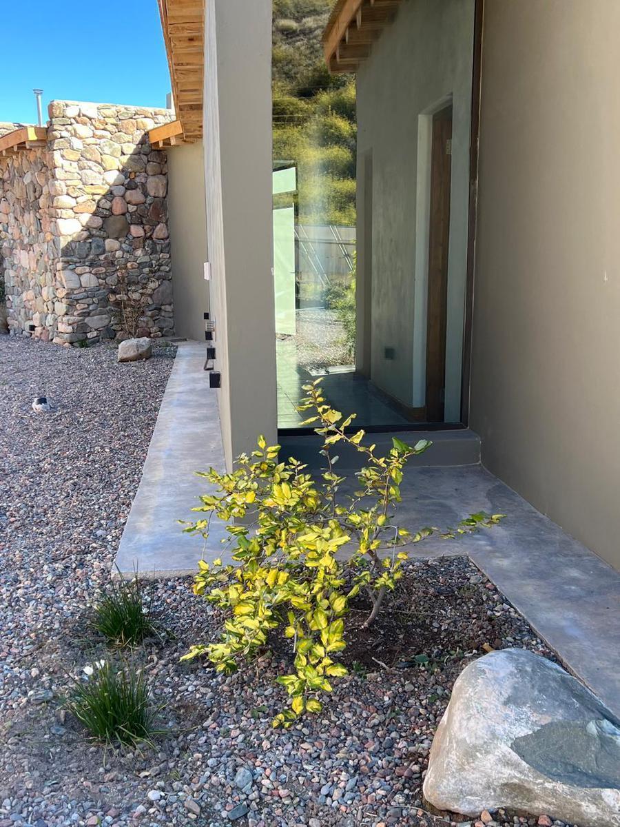 Exclusiva Casa en Venta en La Carrera Tupungato 3