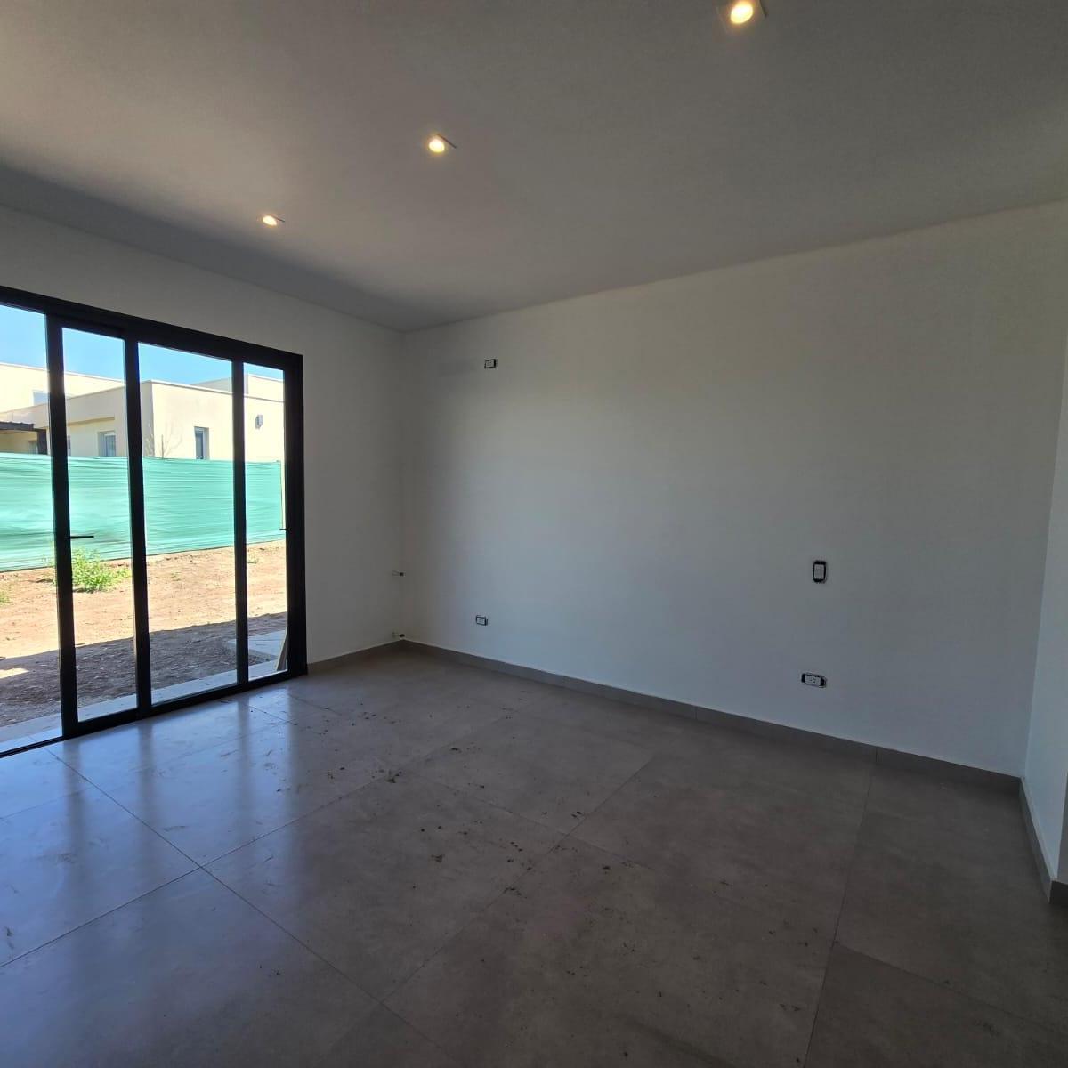 Casa en a Estrenar en Ciro de Vieytes 1