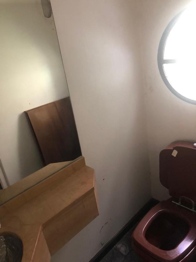 Foto de SE VENDE HERMOSA CASA EN LOTE PROPIO. BELGRANO R, imagen 2