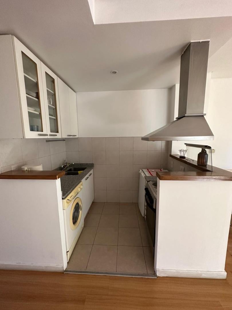 Foto de VENTA DE 2 AMB. AL FRENTE. MUY LUMINOSO. APTO PROFESIONAL, imagen 4