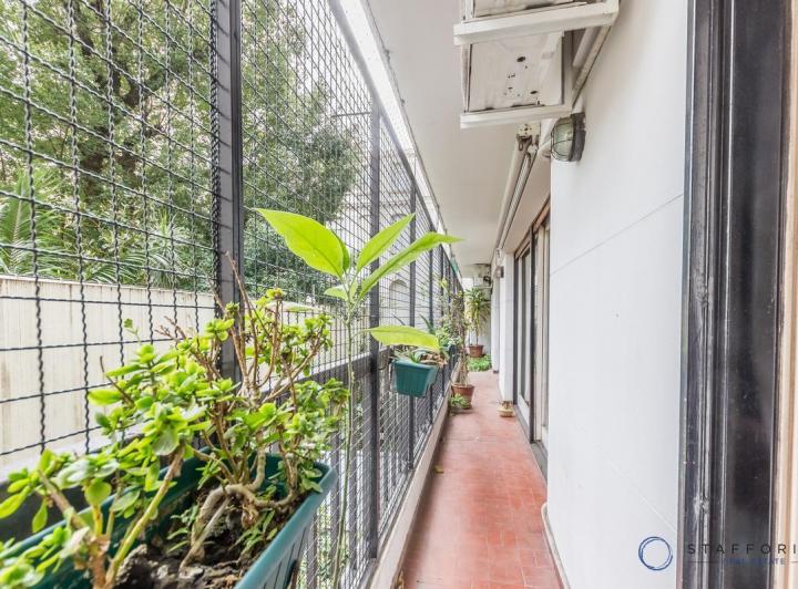 Departamento de 5 ambientes  2 baños completos, cochera baulera - Seguridad 24hs - Venta en Retiro 2