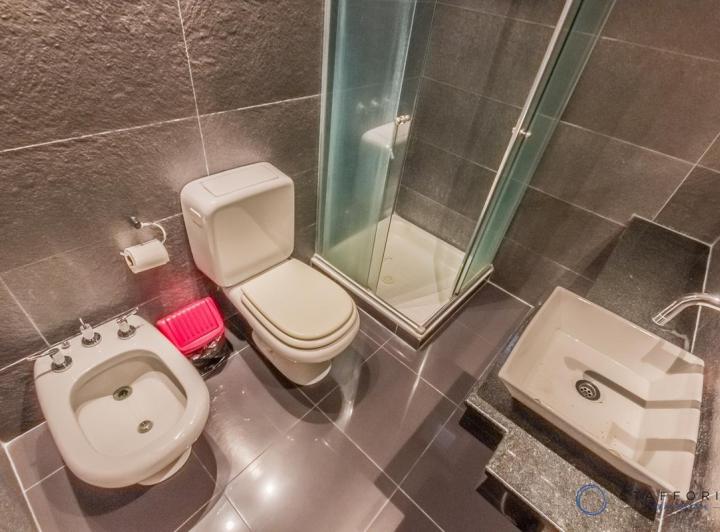 Departamento de 5 ambientes  2 baños completos, cochera baulera - Seguridad 24hs - Venta en Retiro 3