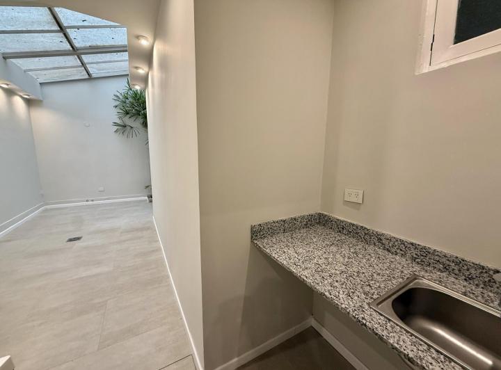 Alquiler Departamento de 4 ambientes 2 baños  patio cubierto - Belgrano R 5