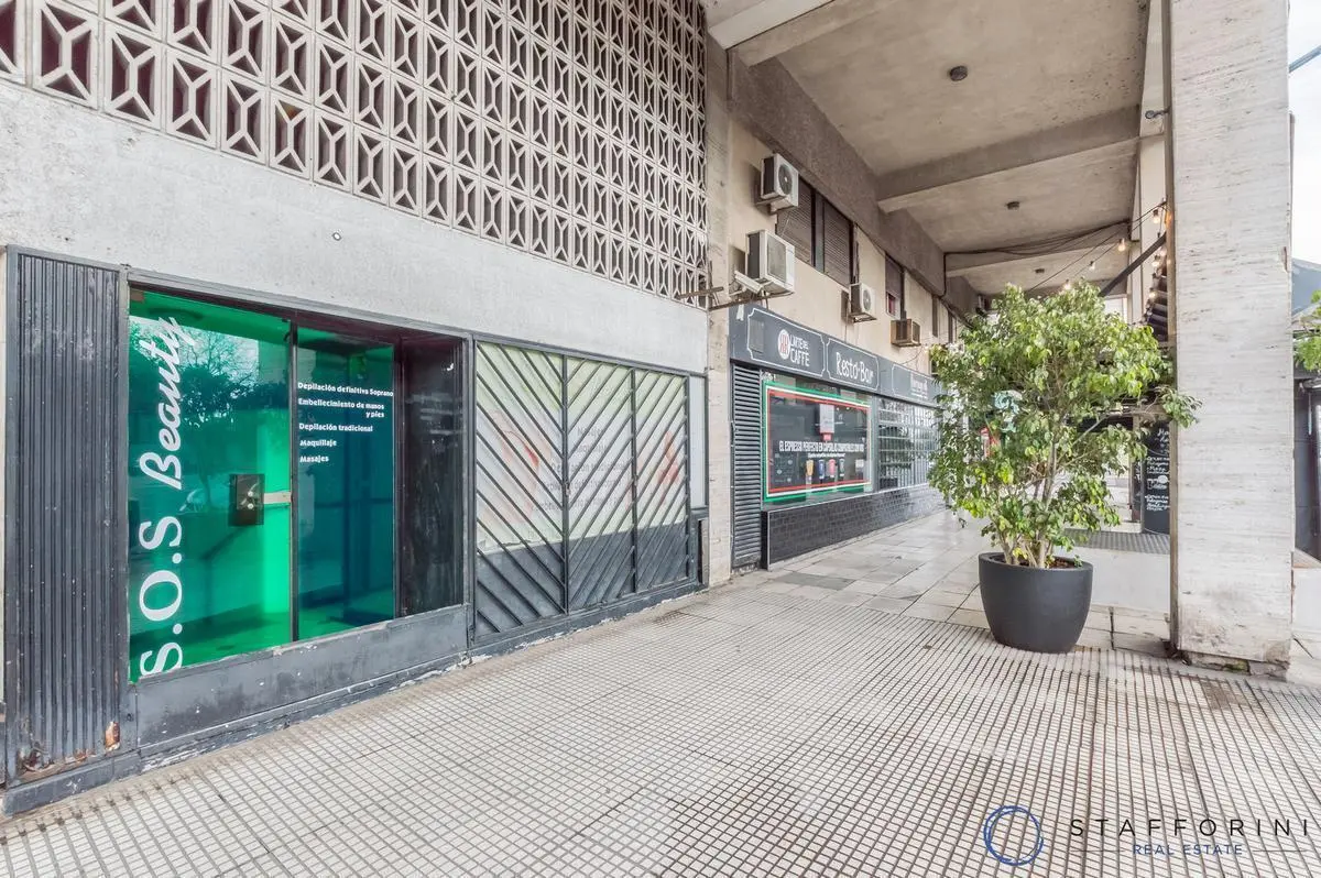 Local Comercial con Sotano y Planta Baja - 2 baños - Sobre avenida libertador - Retiro 3