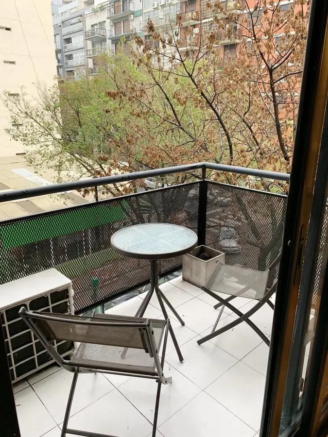 Departamento en alquiler con balcon- amoblado - Las Cañitas 2