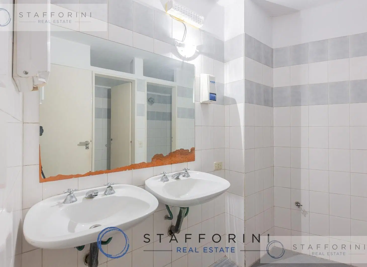 Local comercial con espacio de deposito / oficinas - Venta en Chacarita 1