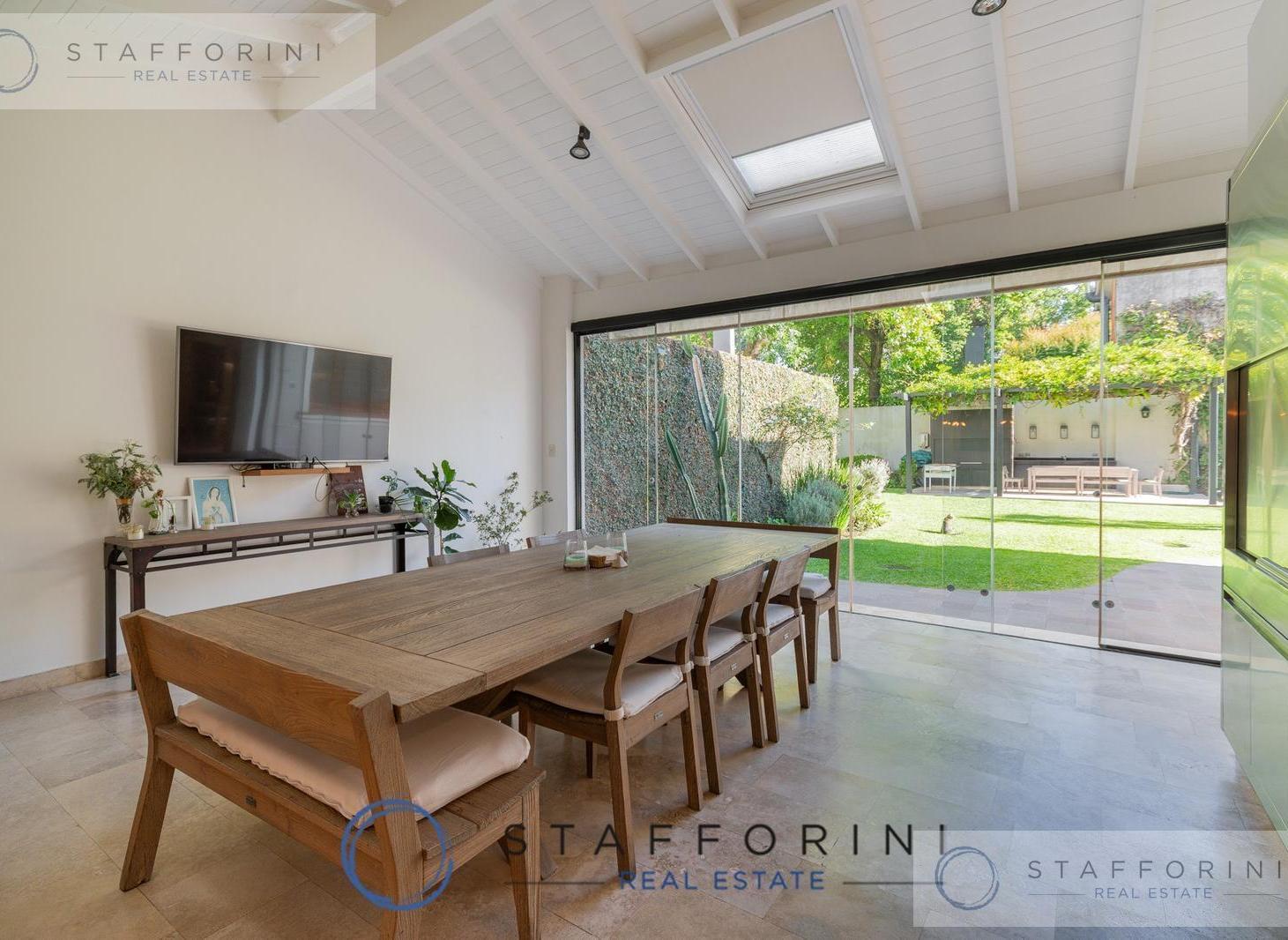 Foto de Casa en venta sobre lote de 1000 mts en Olivos, imagen 2