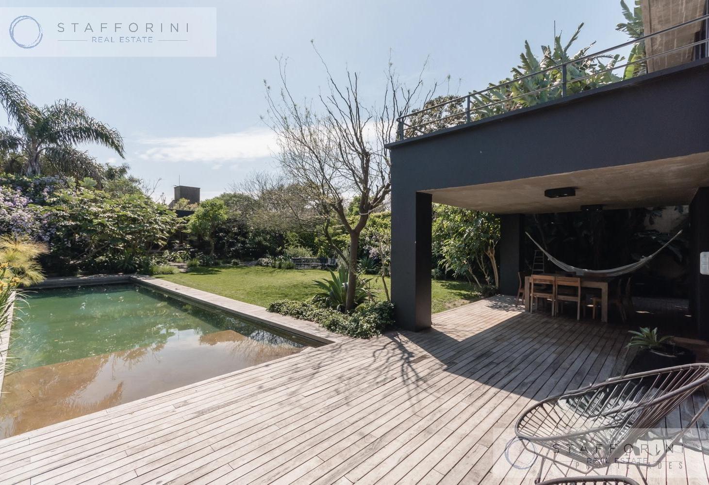 Foto de Espectacular casa moderna con increible jardin- cercana a varios accesos, imagen 2