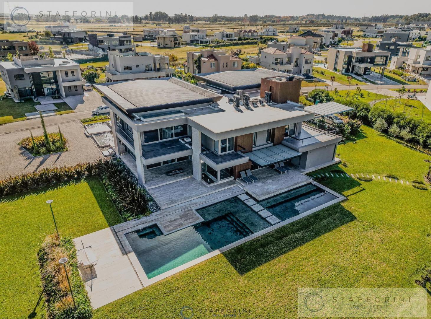 Foto de Consultar Precio -Venta CASA EXCLUSIVA sobre DOBLE LOTE UNICA en su, imagen 1