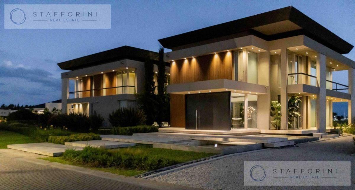 Foto de Consultar Precio -Venta CASA EXCLUSIVA sobre DOBLE LOTE UNICA en su, imagen 2
