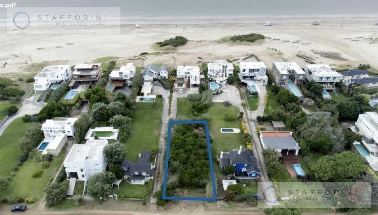 Foto de TERRENO A MTS DE LA PLAYA EN CARILÓ, imagen 1