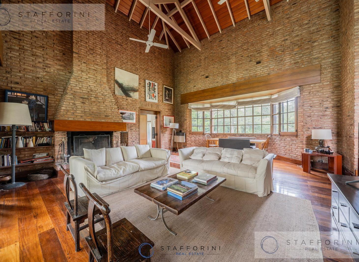 Foto de Casa con Quincho y Pileta en lote de 2.957 m² - Golf Club Argentino, imagen 2