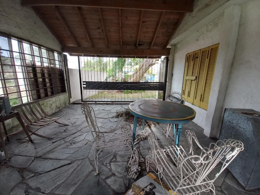 Casa de 4 ambientes a reciclar en Los Acantilados