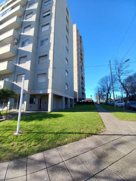 Venta Departamento de 3 Ambientes - Calle Cerrito y Solís 2