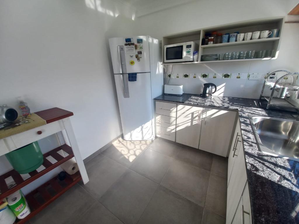 Chalet a nuevo a 10 Cuadras del Mar con Lote Adicional
