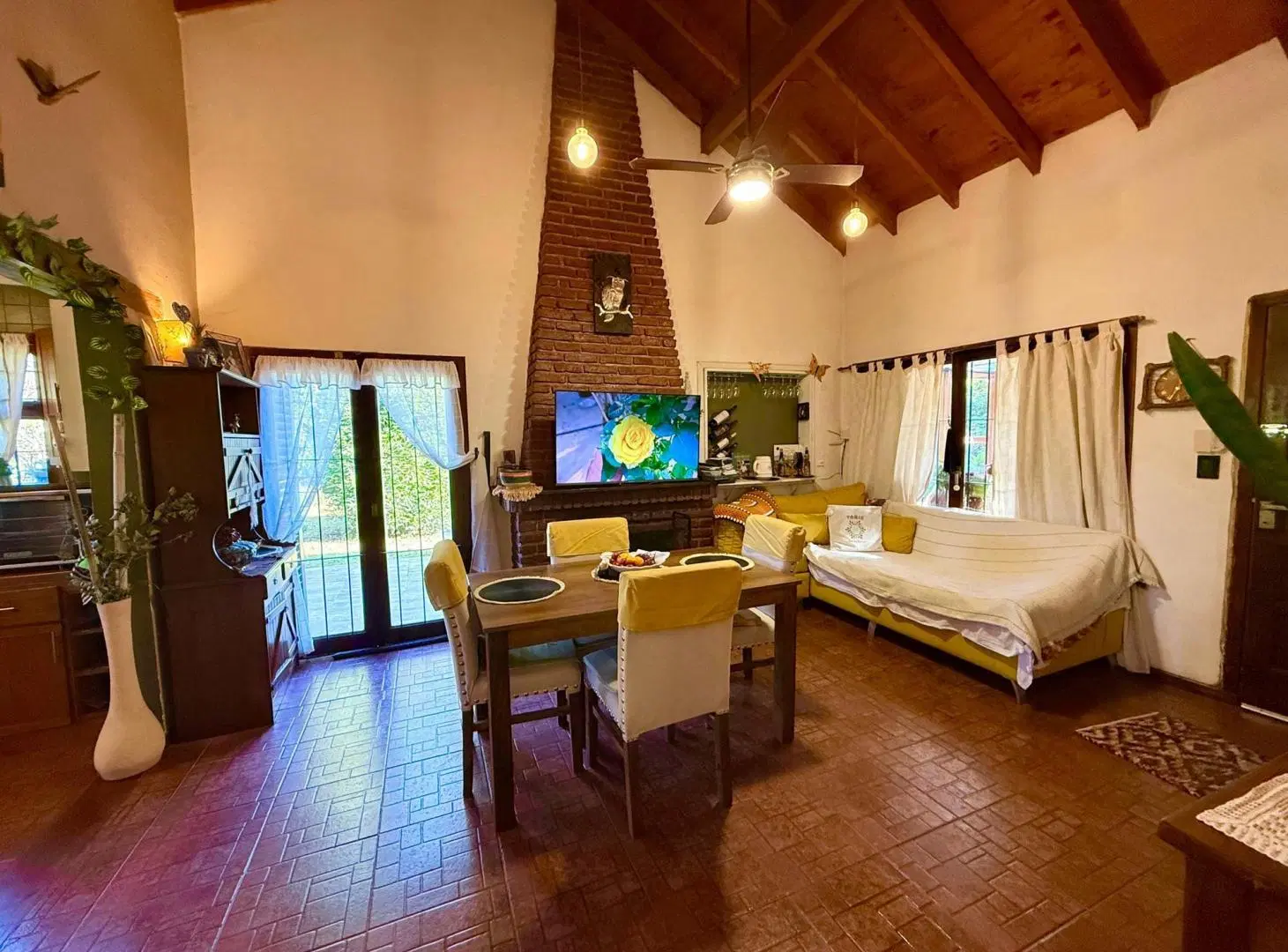 Casa de 3 ambientes con parque y lote adicional en Bosque Peralta Ramos 2