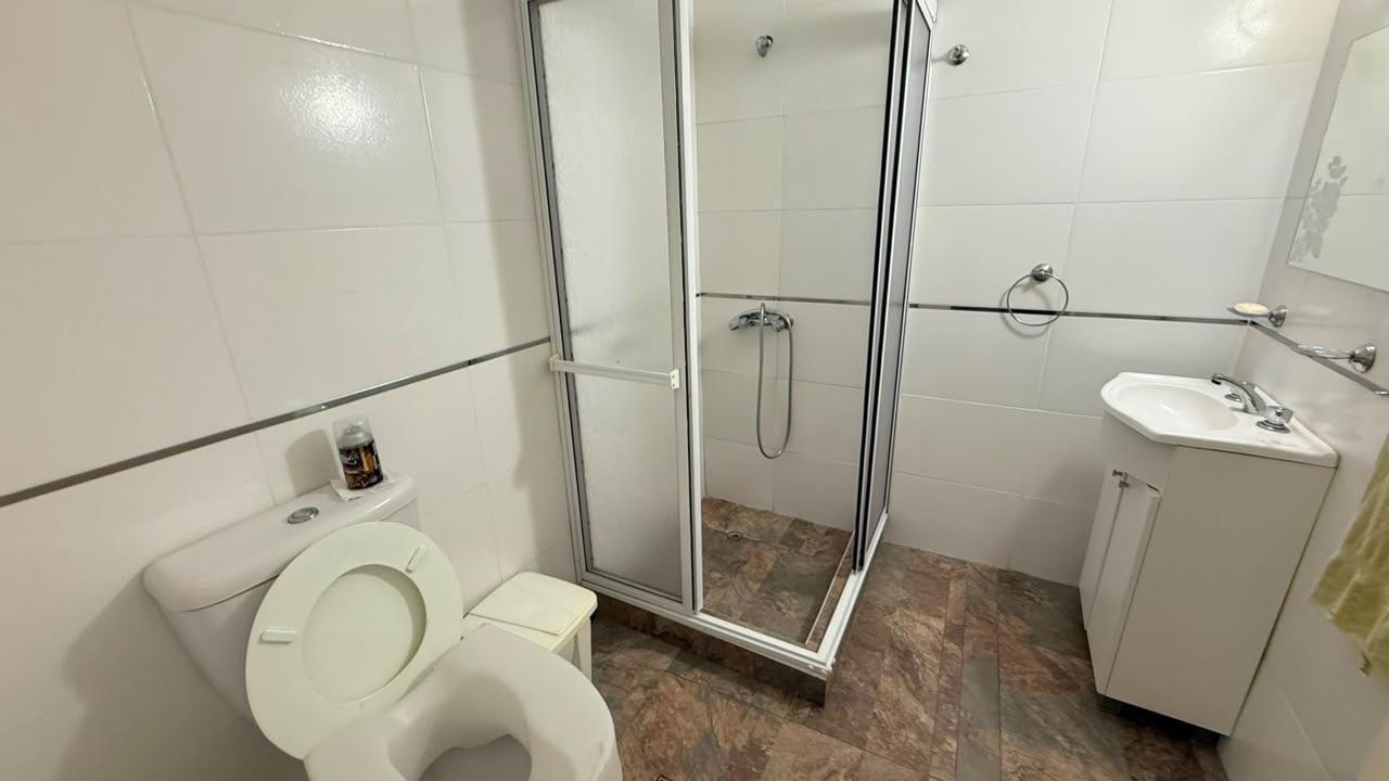 Foto de Propiedad en block – Casa de 3 ambientes + 2 locales comerciales, imagen 3