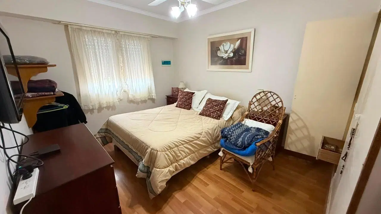 Propiedad en block – Casa de 3 ambientes + 2 locales comerciales 5
