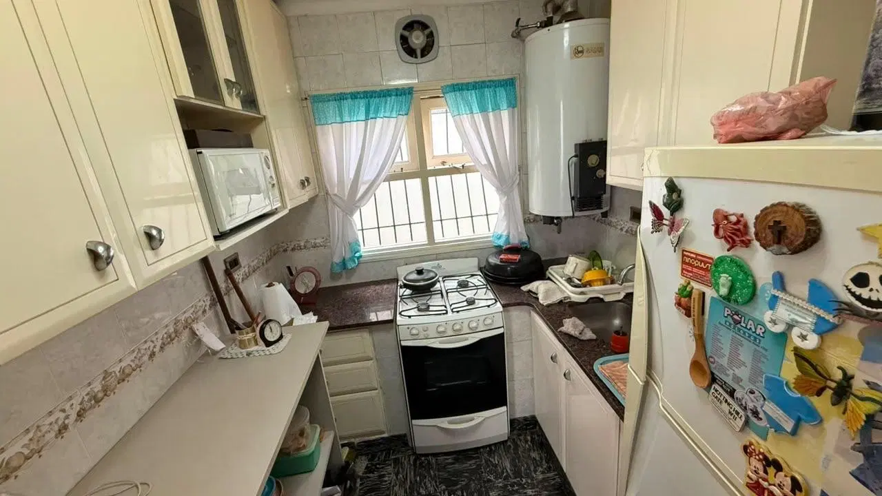 Propiedad en block – Casa de 3 ambientes + 2 locales comerciales 1