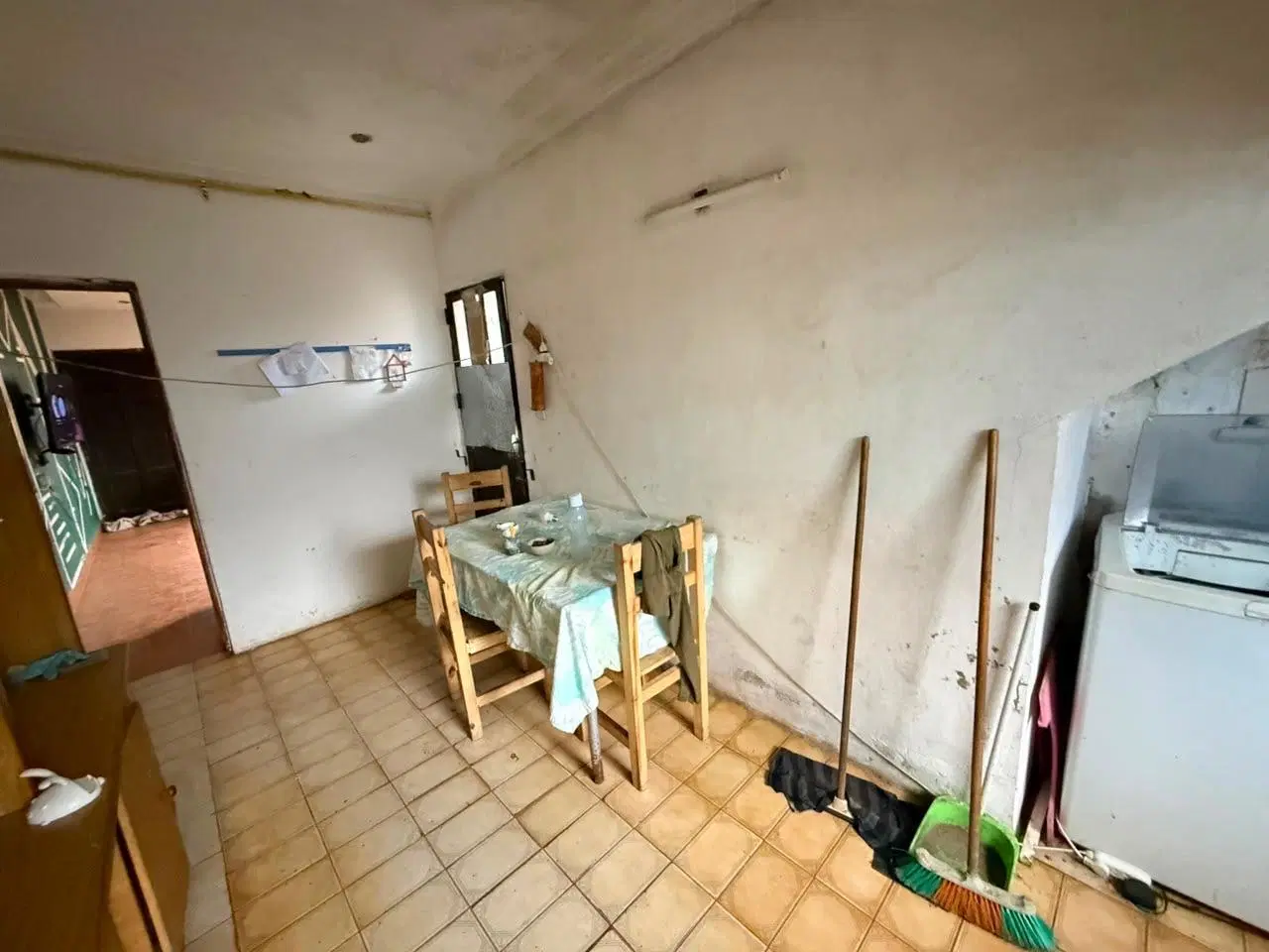 Casa de 3 ambientes con amplio parque y gran potencial – Barrio Las Lilas 2