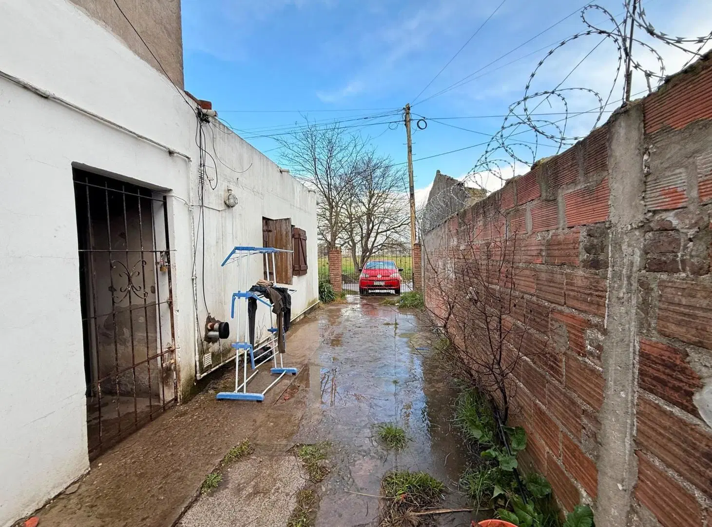 Casa de 3 ambientes con amplio parque y gran potencial – Barrio Las Lilas 4