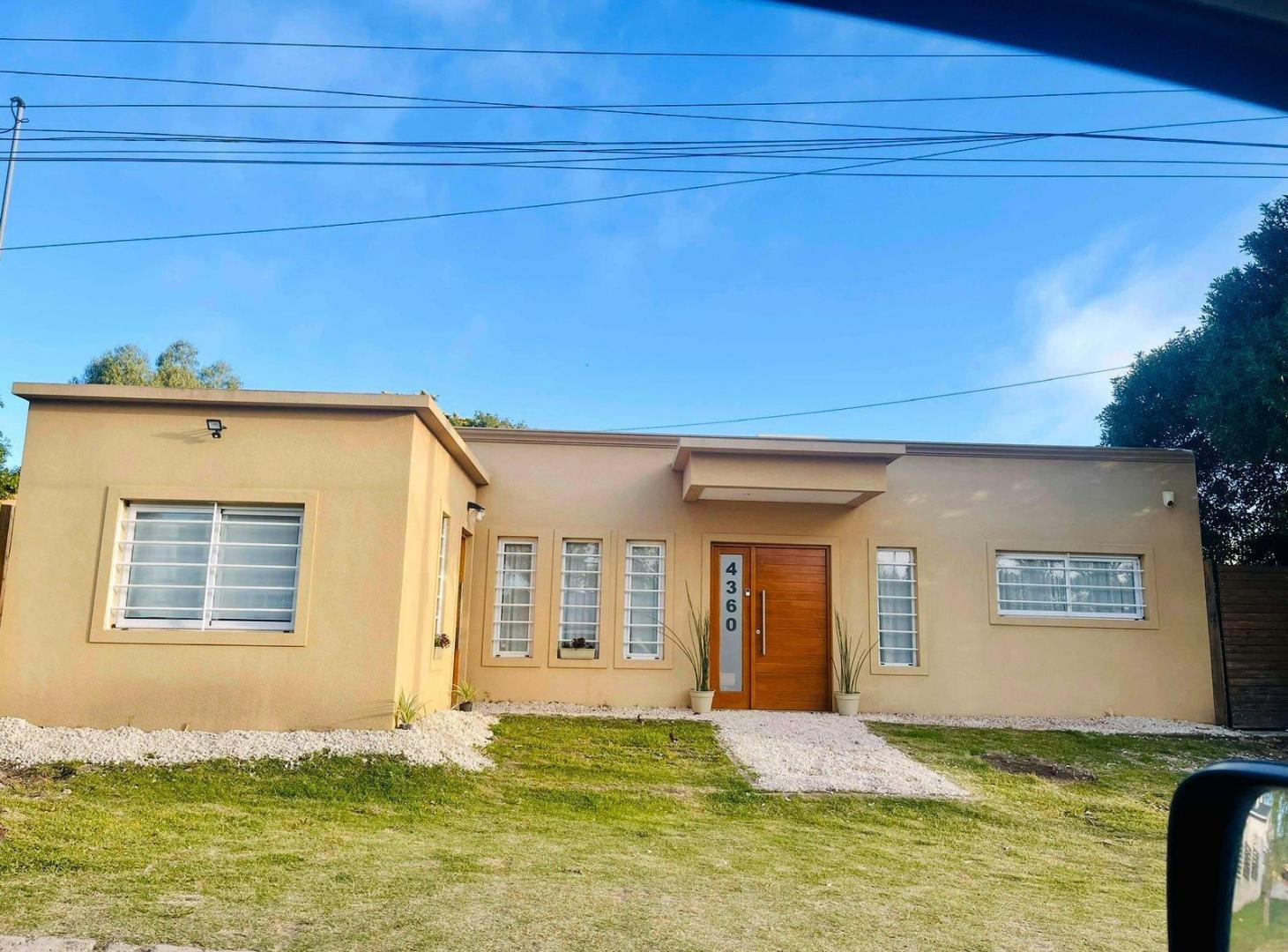 Foto de A pocas cuadras del mar: casa de 4 ambientes + departamento, imagen 2