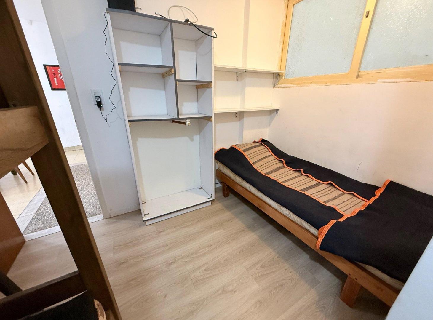 Foto de Departamento de 3 ambientes al frente en el centro, vista parcial al mar, imagen 3