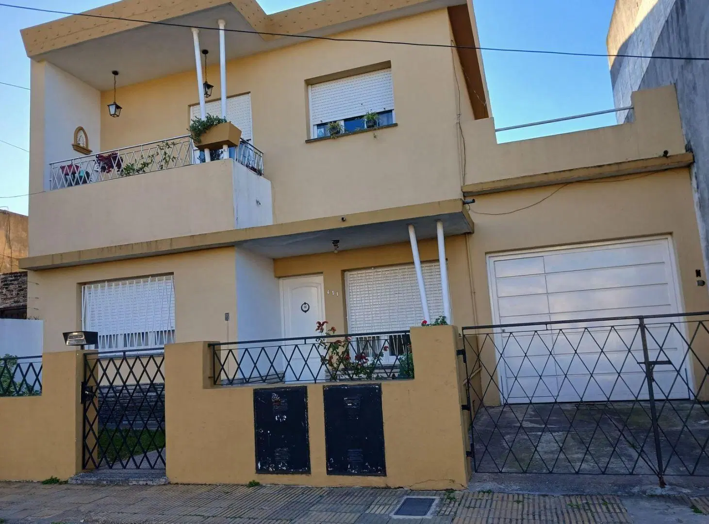 CASA 3 AMB CON JARDIN 5