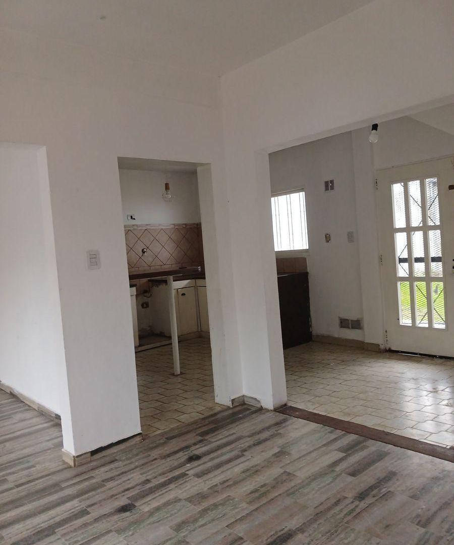 Foto de Alquiler casa 4 amb. fdo pileta, imagen 2
