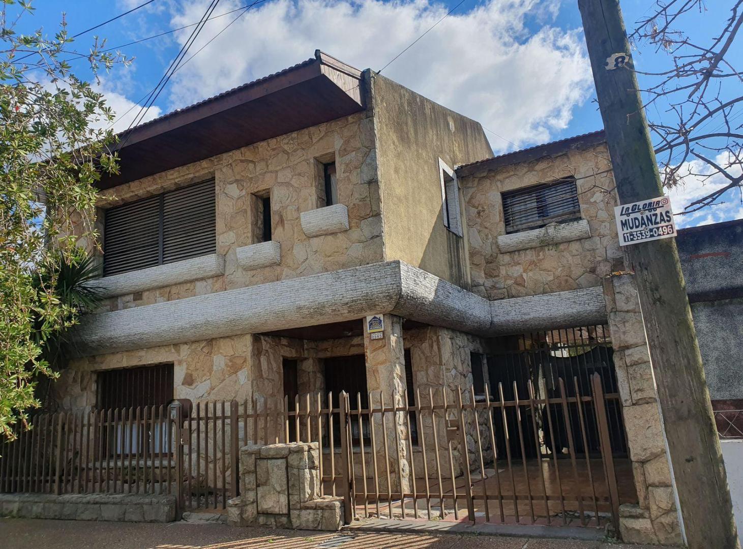 Foto de Casa al fte. 3 amb c/coch + depto 4 amb, imagen 3