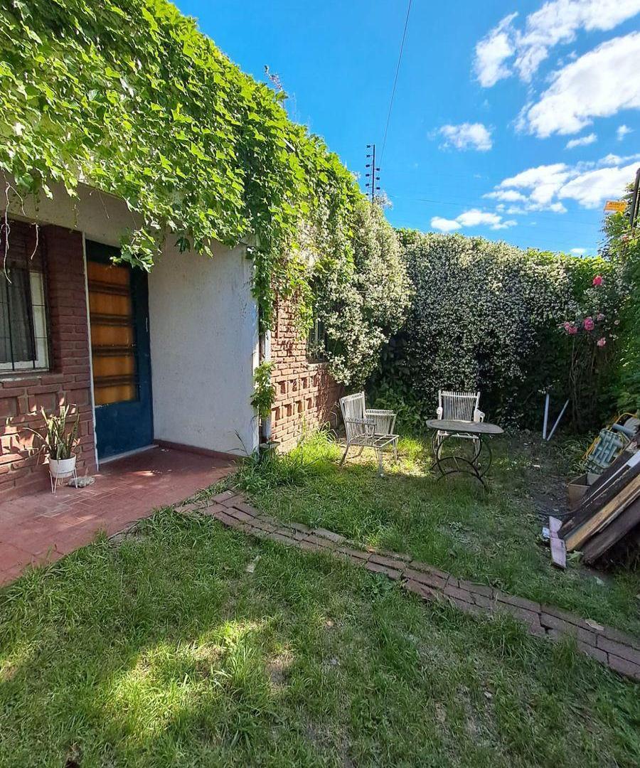 CASA  LOTE PPIO. 4 AMB CON GARAJE Y PATIO