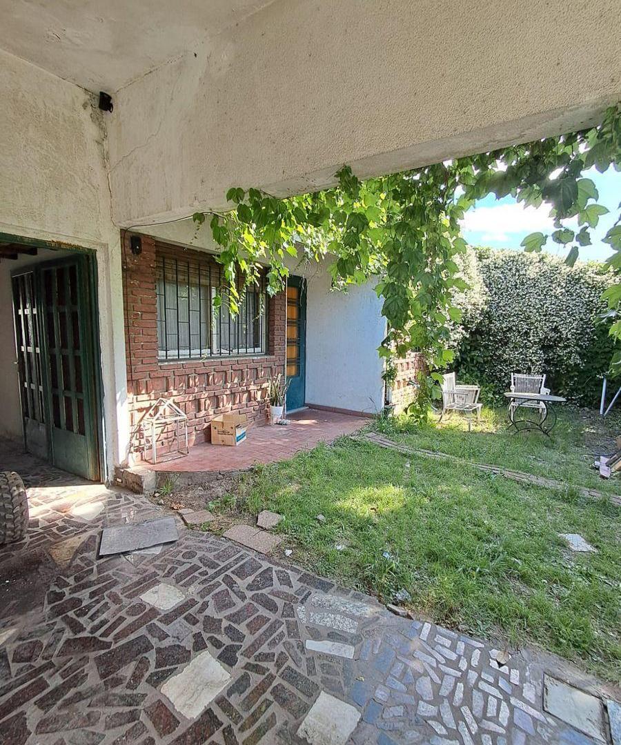 Foto de CASA LOTE PPIO. 4 AMB CON GARAJE Y PATIO, imagen 3