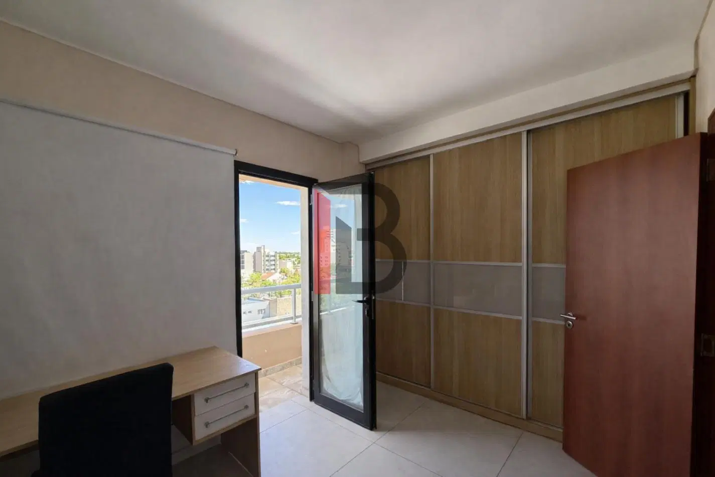 EXCLUSIVO PISO DE CATEGORIA - 226 m² con Doble Cochera | Cipolletti Centro 8