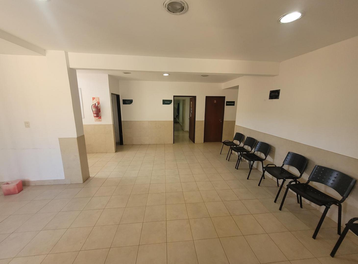 Foto de Edificio Comercial en Garin, imagen 4