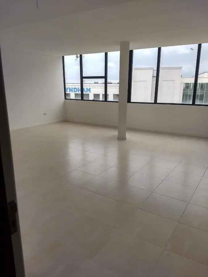 Oficina en venta y Alquiler en Complejo Bahia Grande - Nordelta 4