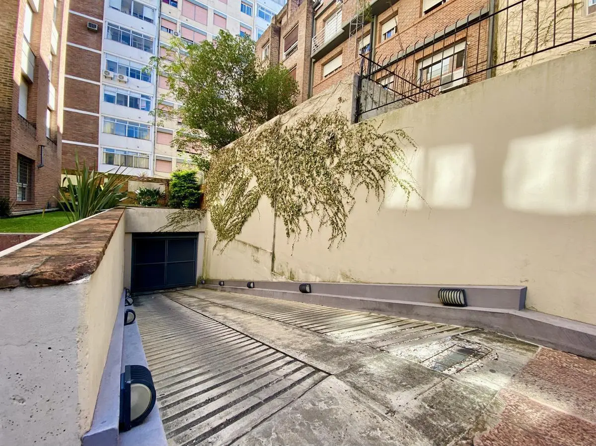 Excelente cochera en alquiler en edificio Laguzzi - Centro de Martínez 5
