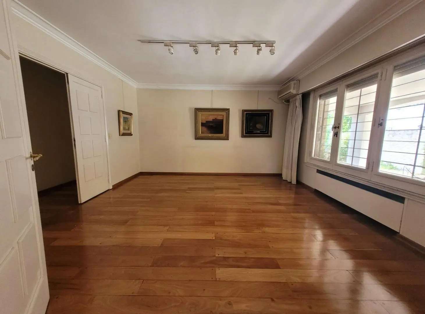 Chalet de una planta en Las Lomas de San Isidro 4