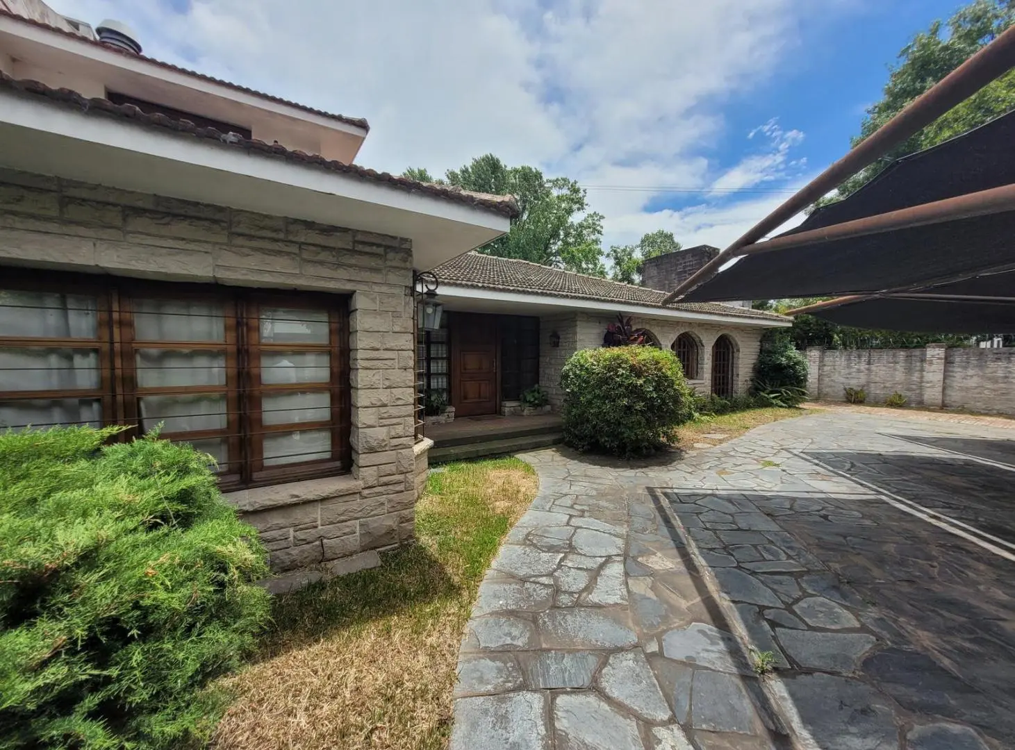 Chalet de una planta en Las Lomas de San Isidro 2