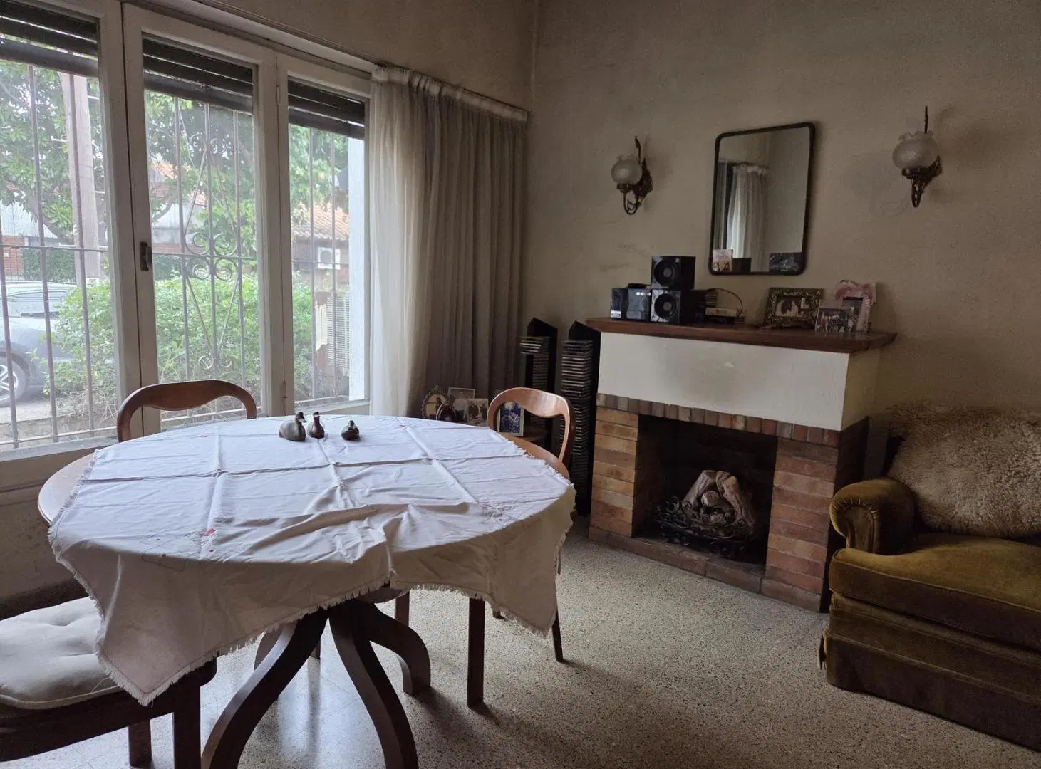 Buena Casa en Venta en Martinez 3